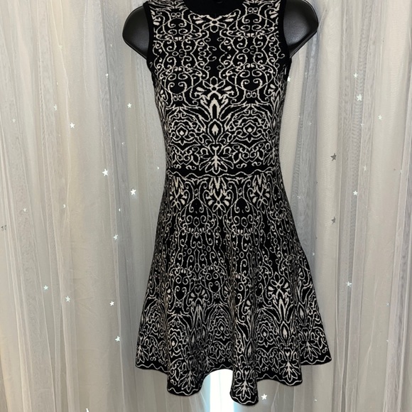 Xhilarations black & white print dress Size Small #10181 - Picture 1 of 6